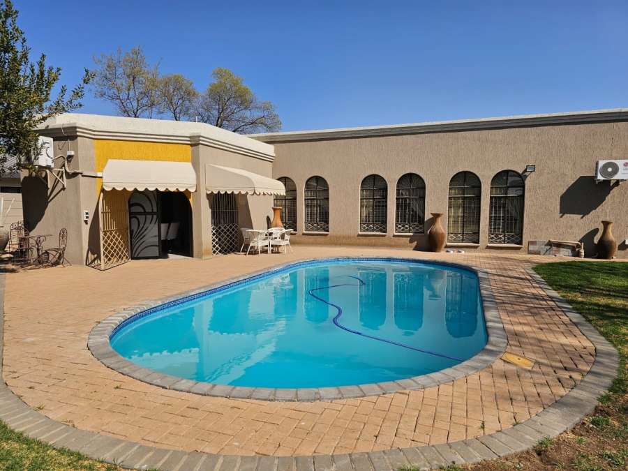 4 Bedroom Property for Sale in Jim Fouchepark Free State